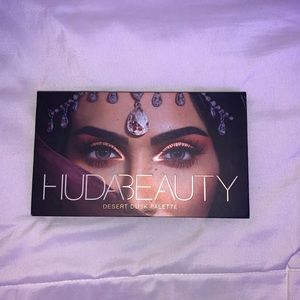 Huda Beauty Palette (With Mirror inside)